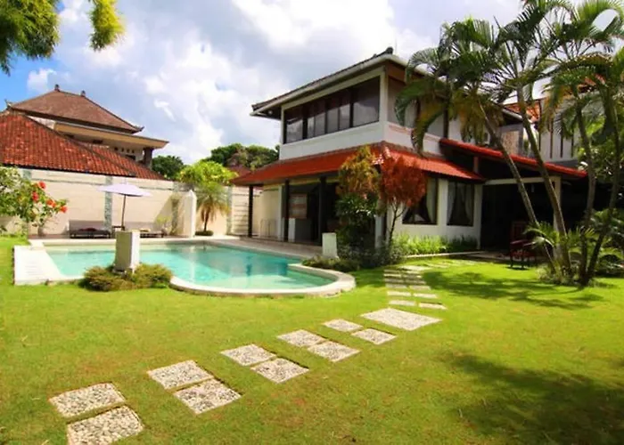 White Moon - Dream 5Br Villa In Legian Close To The Beach