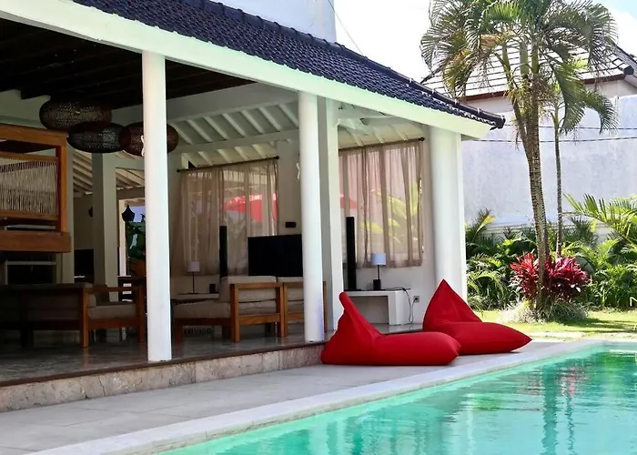 White Moon - Dream 5Br Villa In Legian Close To The Beach