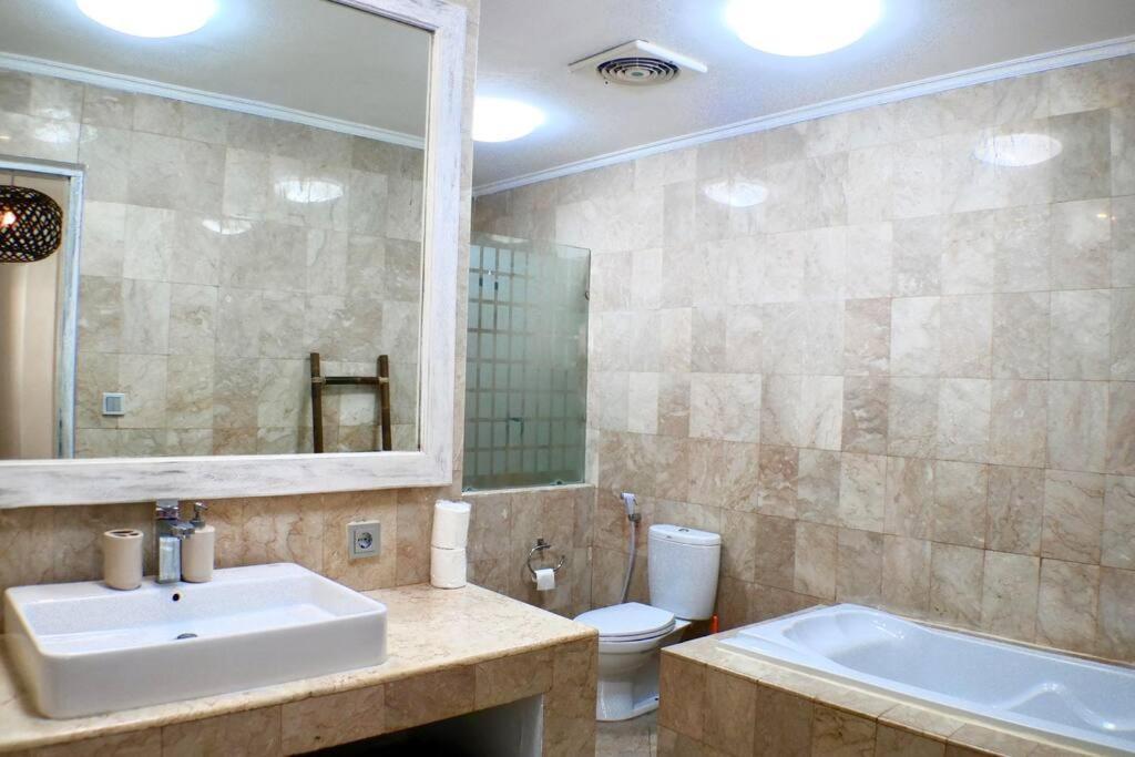 White Moon - Dream 5br In Legian Close To The * Kuta (Bali)