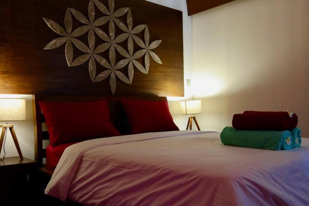 White Moon - Dream 5br In Legian Close To The