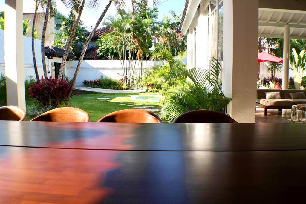 White Moon - Dream 5br In Legian Close To The Kuta (Bali)