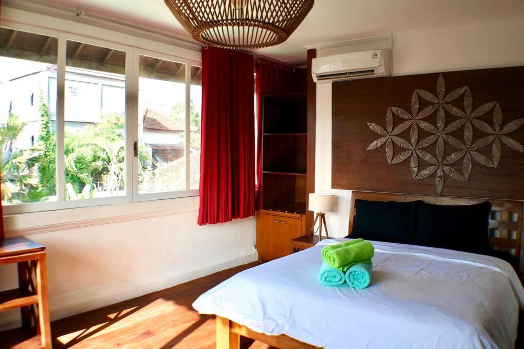 White Moon - Dream 5br In Legian Close To The Villa