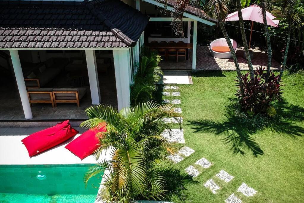 White Moon - Dream 5br In Legian Close To The Villa *