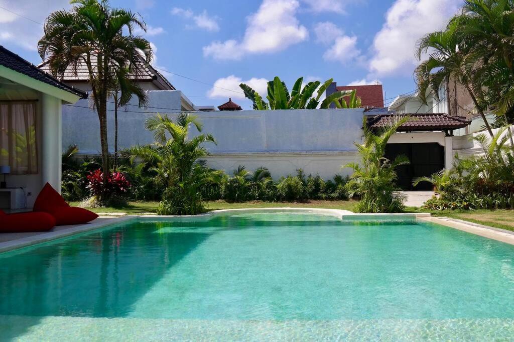 Villa White Moon - Dream 5br In Legian Close To The Kuta (Bali)
